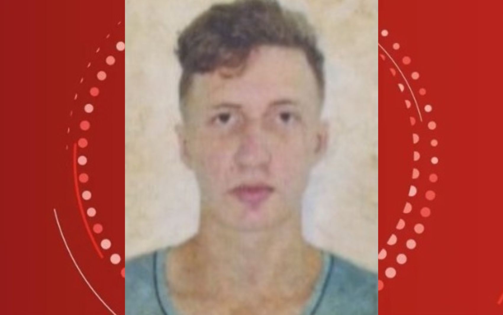 Câmera de segurança flagra momento que homem encontrado morto em carro entra em porta-malas na Bahia