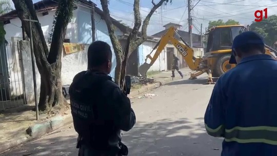 Polícia prende duas pessoas e demole casa utilizada como ponto de tráfico - Programa: G1 TV Vanguarda 