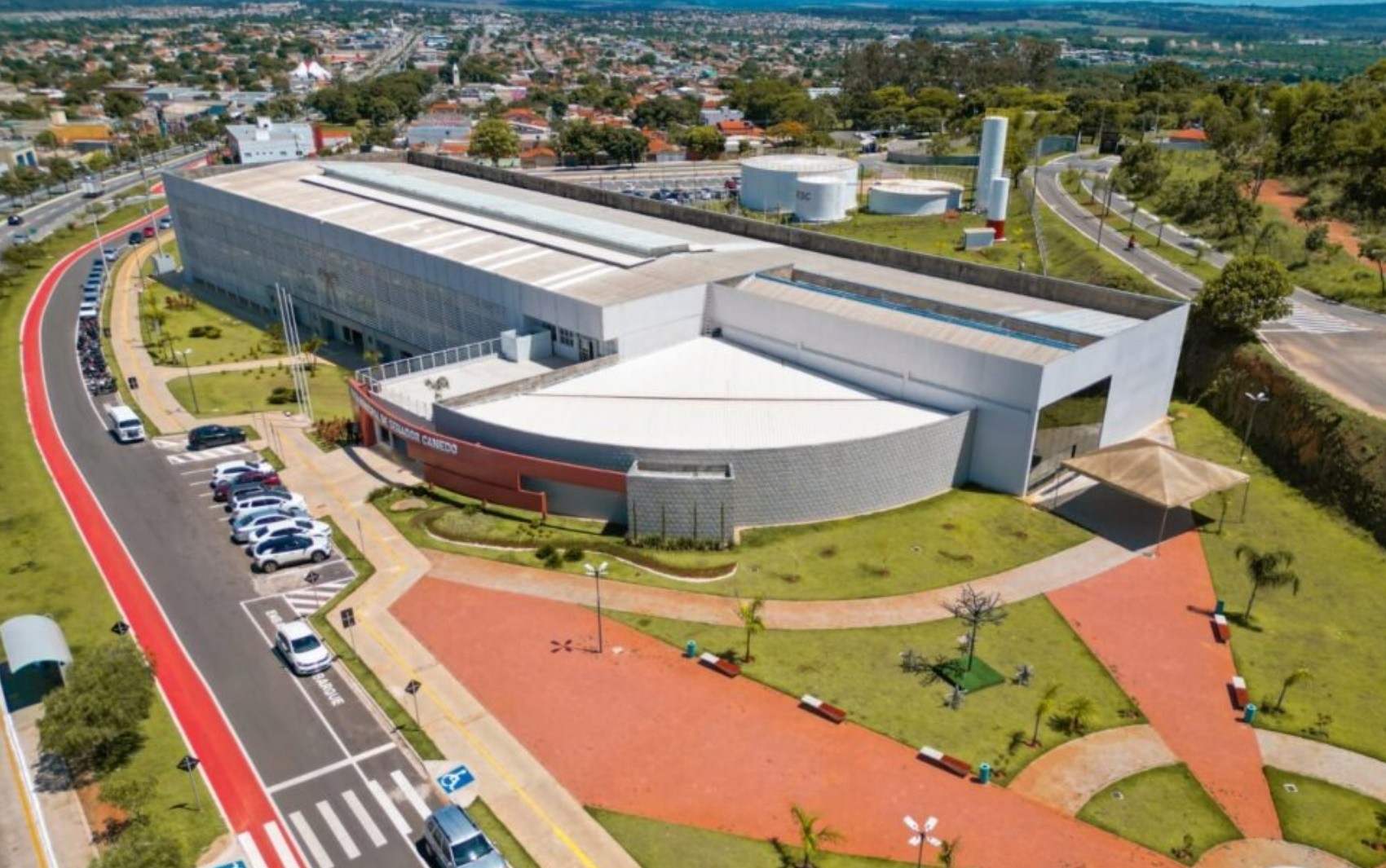 Prefeitura de Senador Canedo anuncia concurso com 1,5 mil vagas e salários de até R$ 9,9 mil