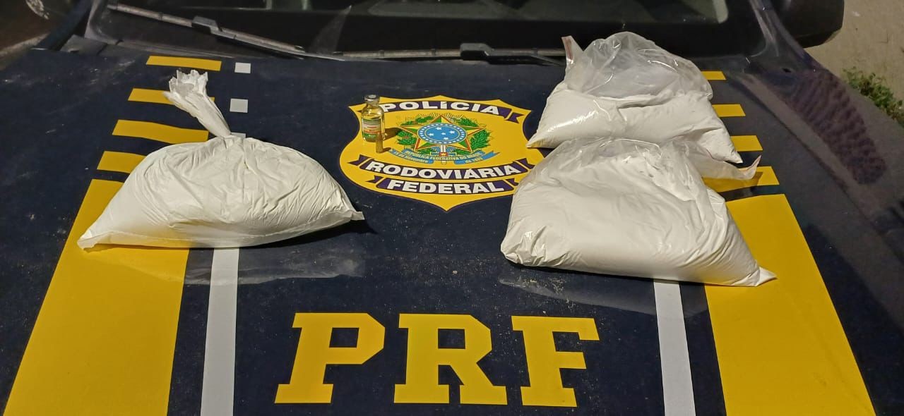 Casal é preso transportando 3 kg de cocaína em Volta Redonda