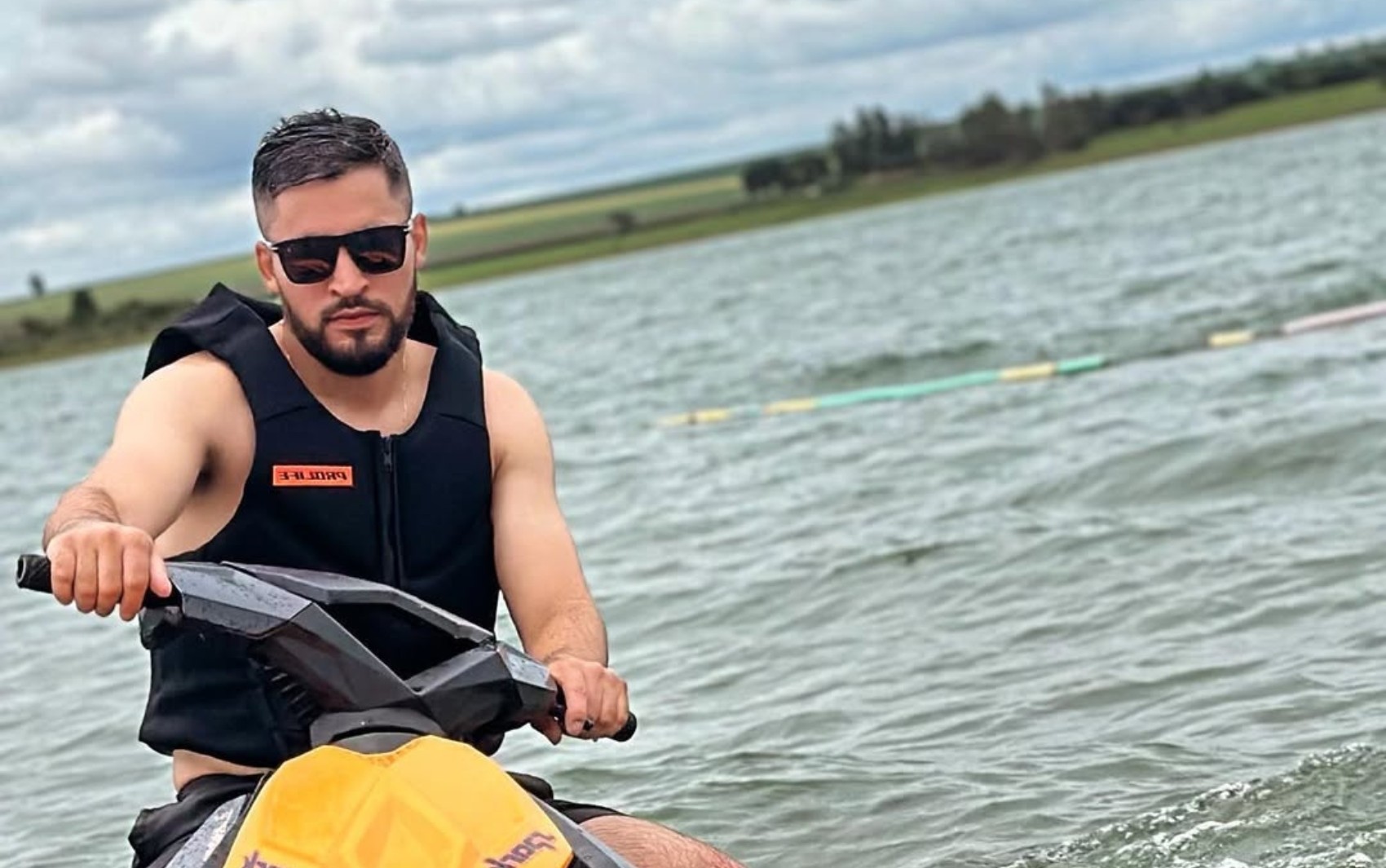 Engenheiro morre após passar mal em lago de Goiás, diz amiga