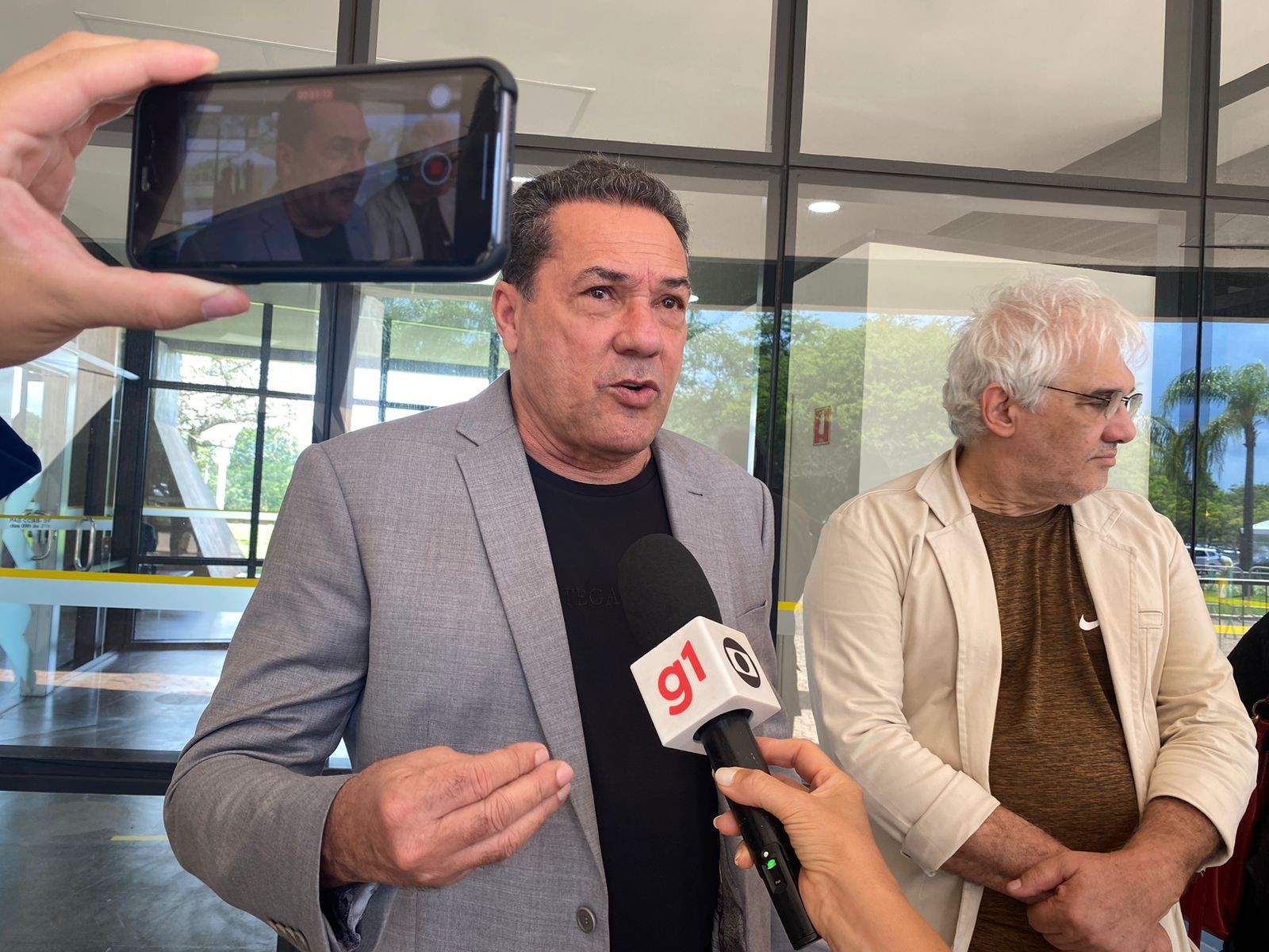 Vanderlei Luxemburgo recebe alta da UTI em Palmas