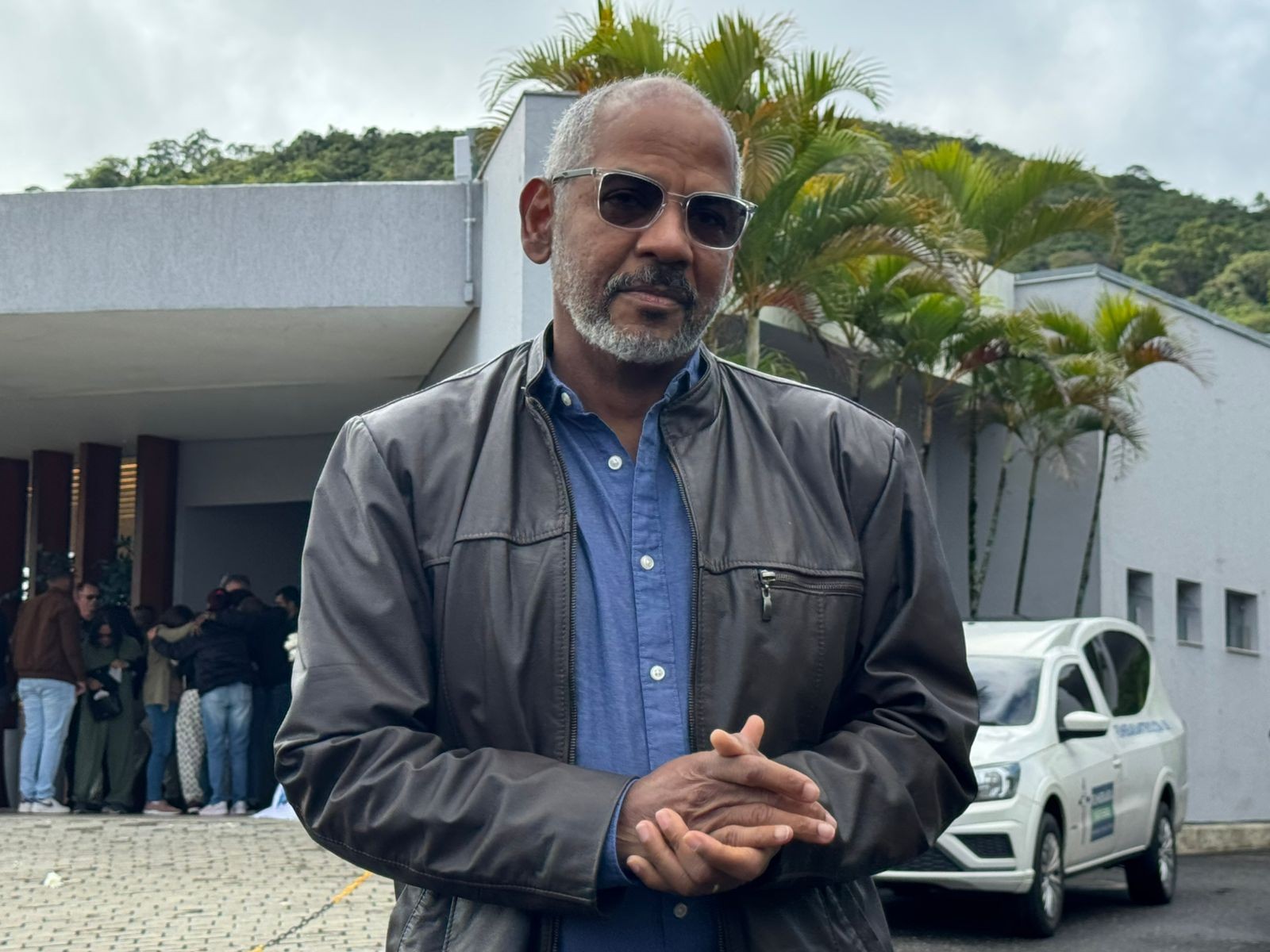 Após velório, irmã de Juliana Marins diz que caçula a motivava: 'Ensinou a ir atrás dos sonhos'