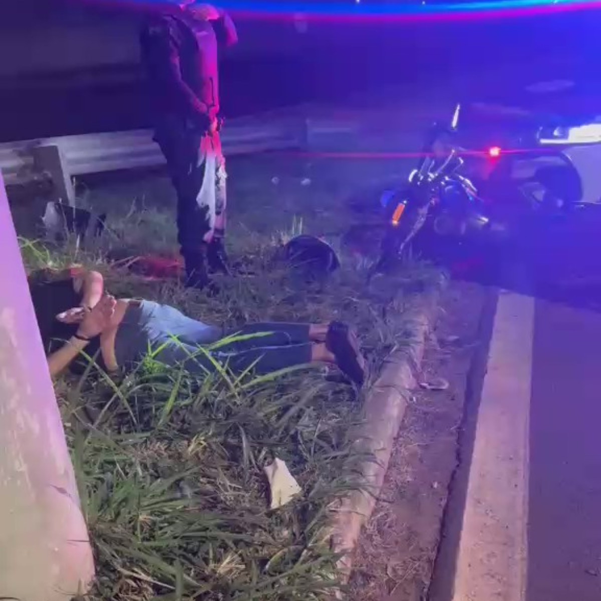 Motociclista tenta fugir da Guarda na contramão, bate em viatura e acaba detido em Americana