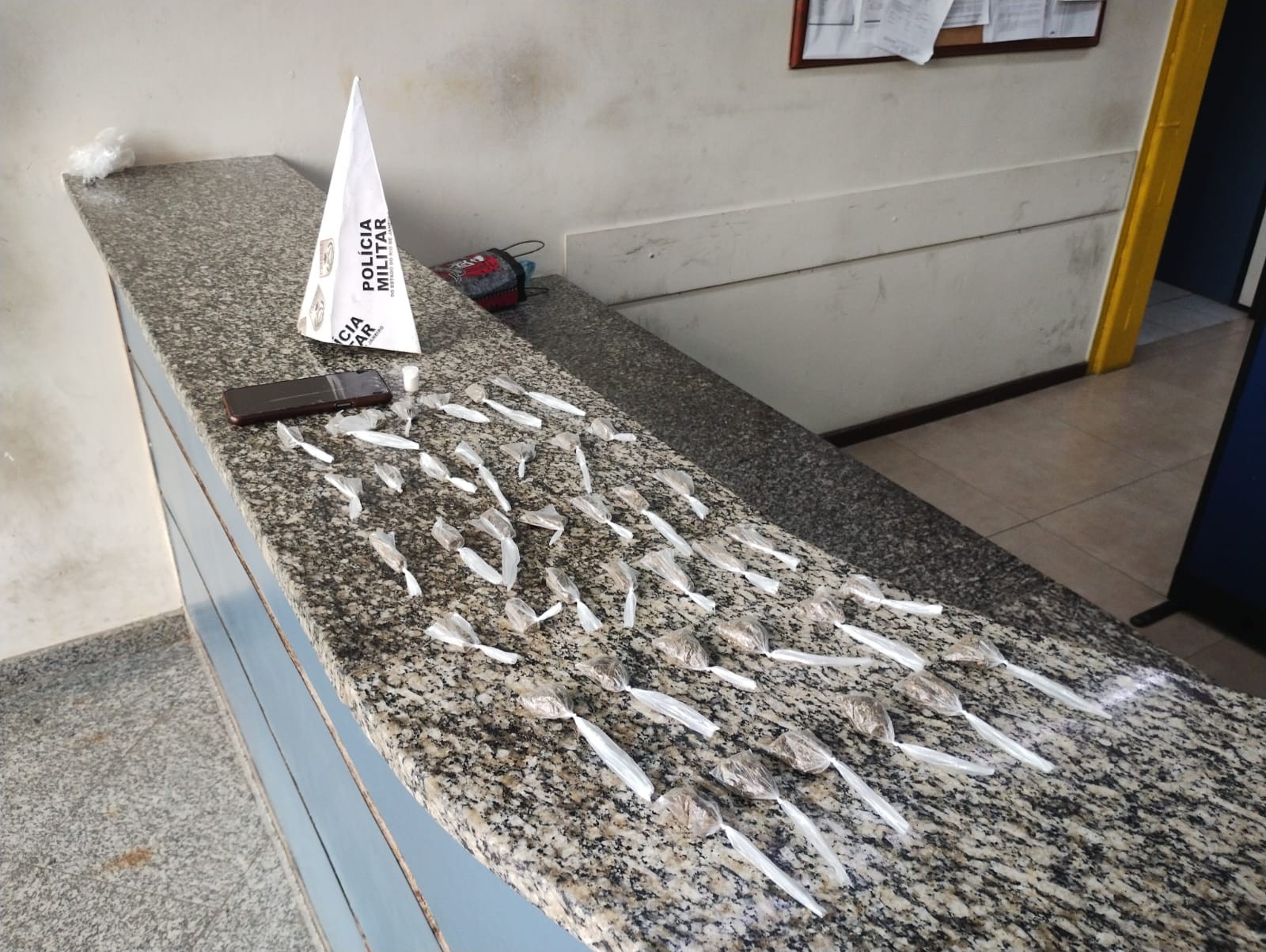 Homem é preso com drogas em Barra Mansa