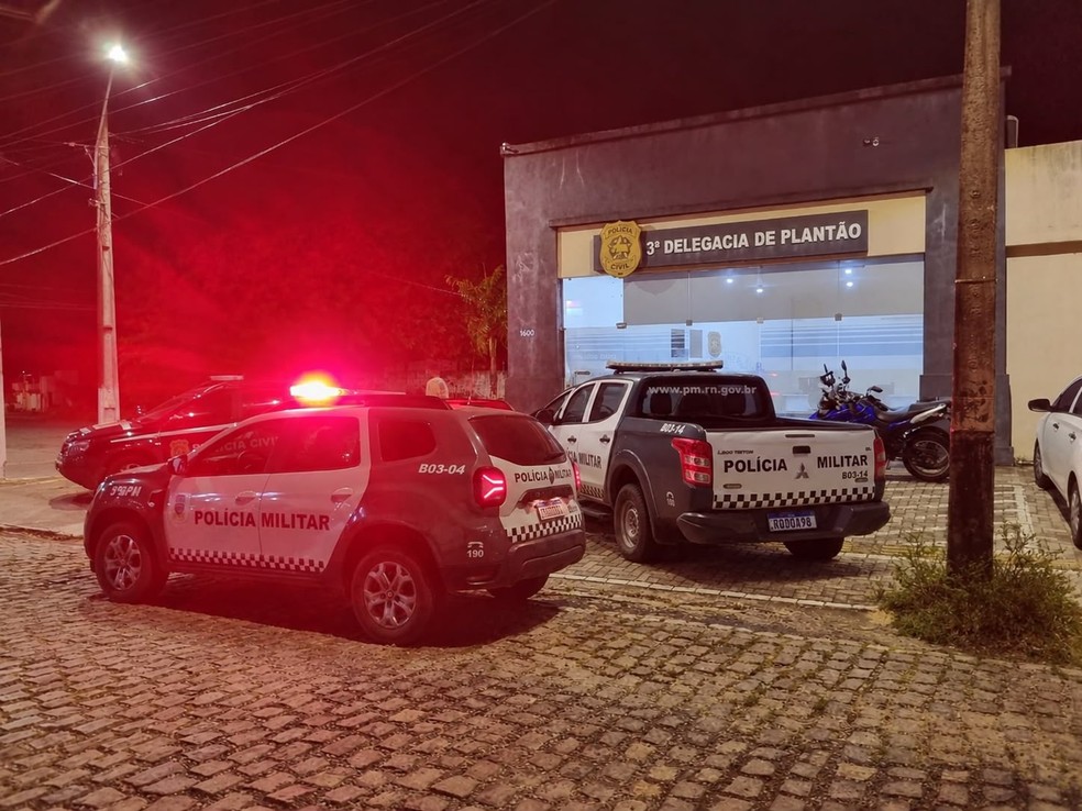 3ª Delegacia de Plantão do Rio Grande do Norte, para onde o acusado foi levado para os procedimentos policiais — Foto: Divulgaçao/PM