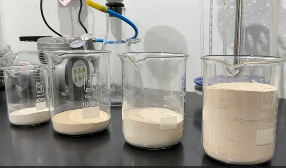 Laboratório em Poços de Caldas está testando métodos para a extração de carbonato misto de terras raras — Foto: Meteoric/Divulgação