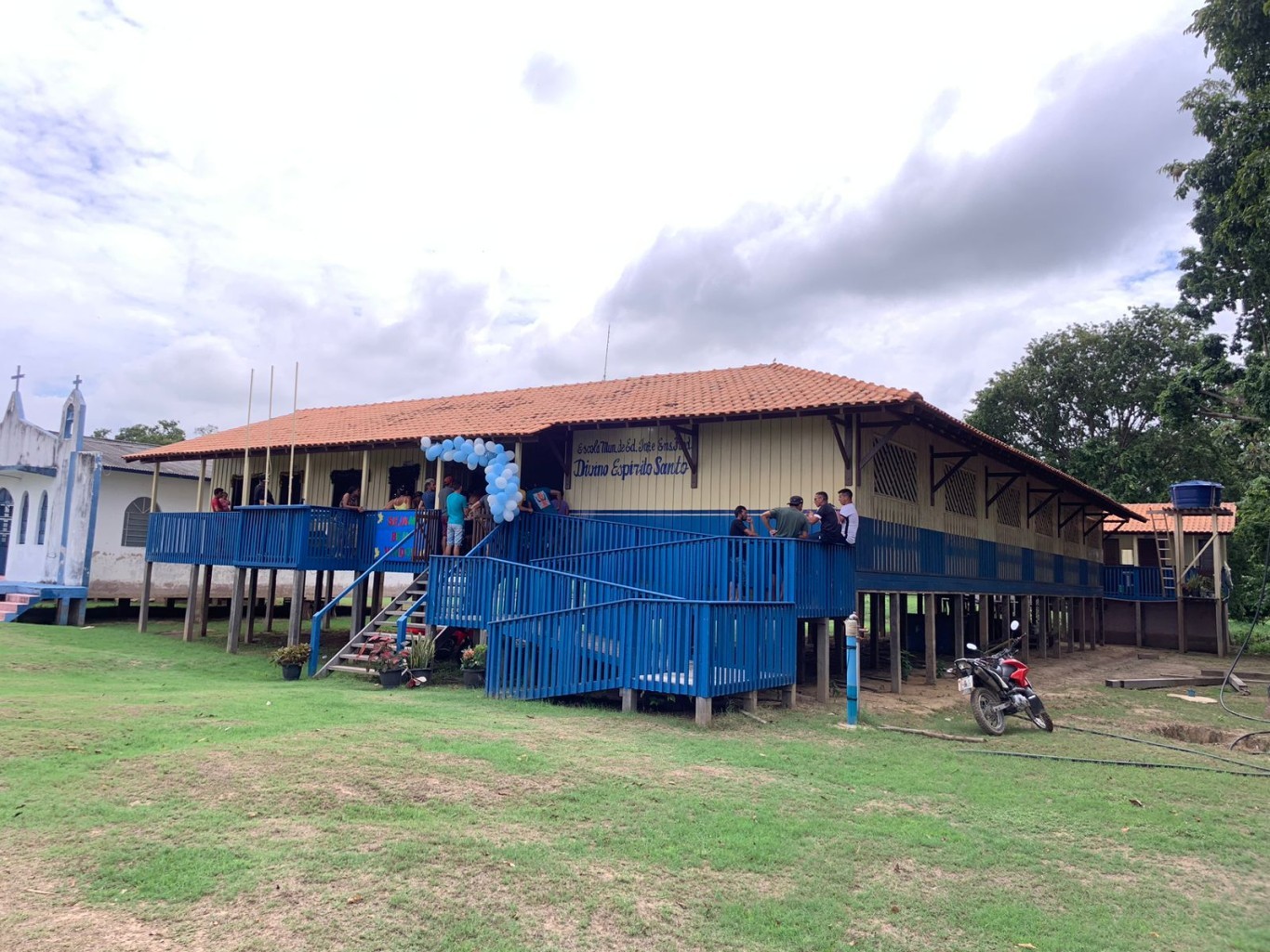 Internet de alta velocidade via satélite chega à escola municipal da várzea em Santarém