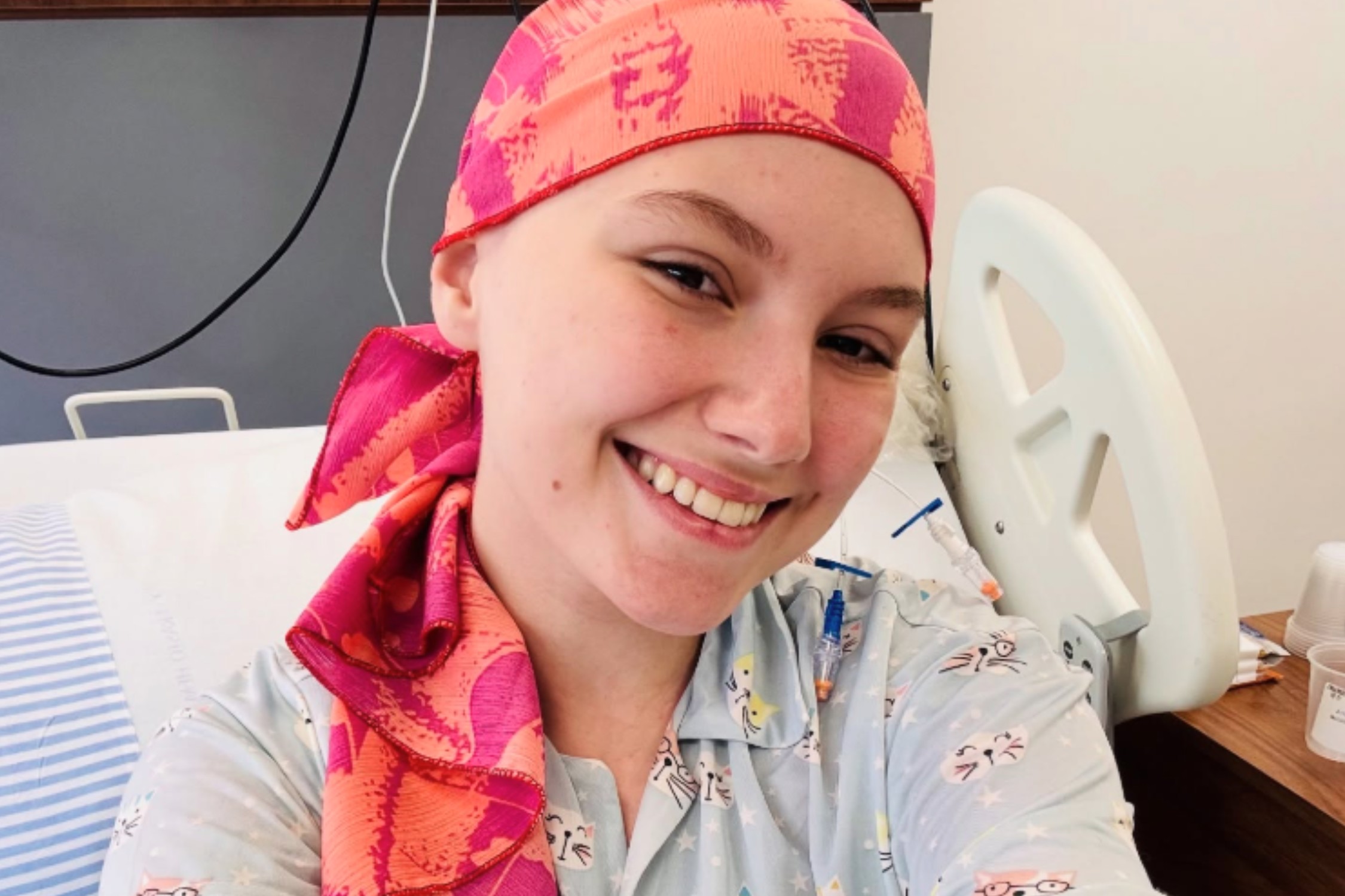 Influenciadora Isabel Veloso, que morreu após luta contra o câncer aos 19 anos, será velada no interior do Paraná