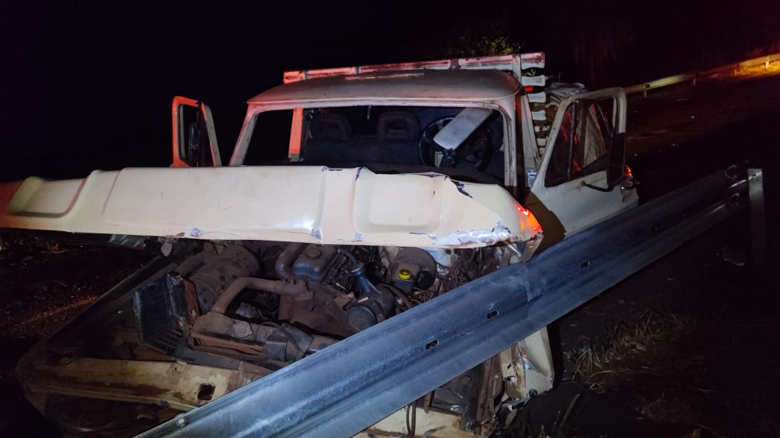 Acidente entre carro e caminhonete mata três pessoas na MS-162 em Sidrolândia