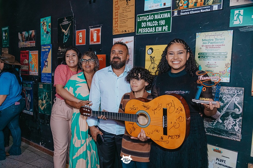 Com a canção ‘Igual não há’, Hadassa Duarte conquistou o primeiro lugar, no Fesmorena 2023 — Foto: Vaca Azul/Divulgação