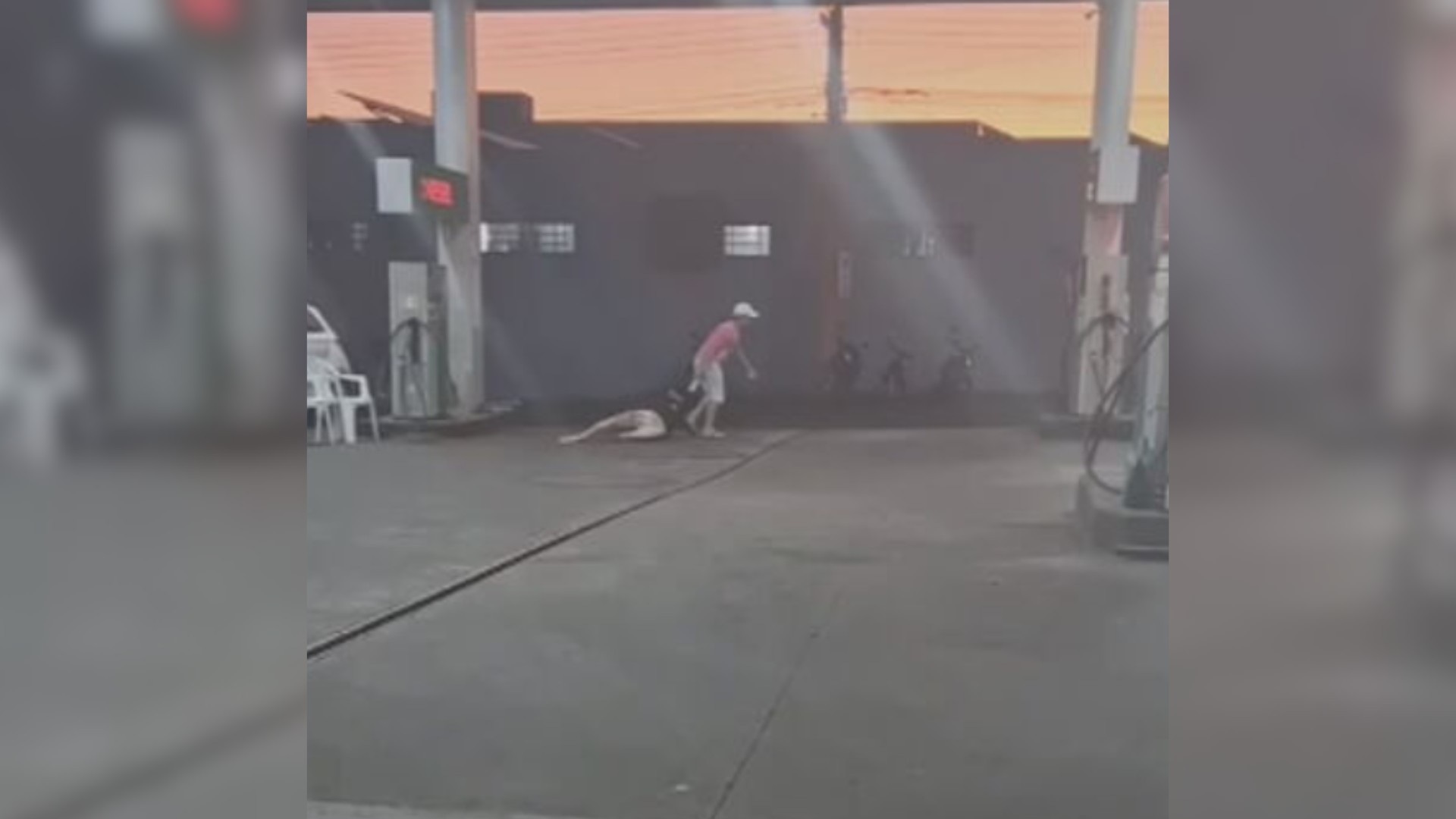 Homem é preso após ser filmado agredindo e arrastando namorada pelos cabelos em posto de combustível 