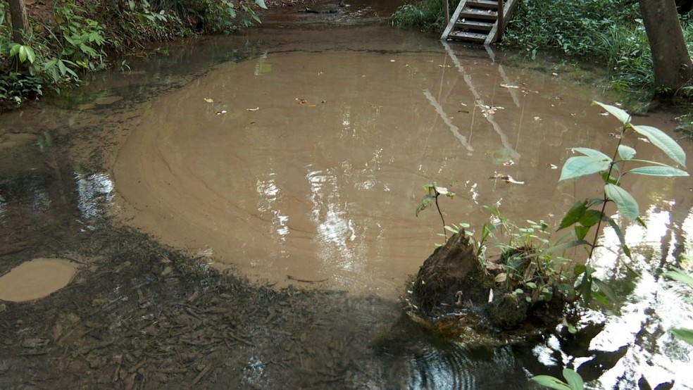 Água Santa fica a 35 km do centro de Costa Rica. — Foto: Ariovaldo Dantas e Itamar Silva/ TV Morena
