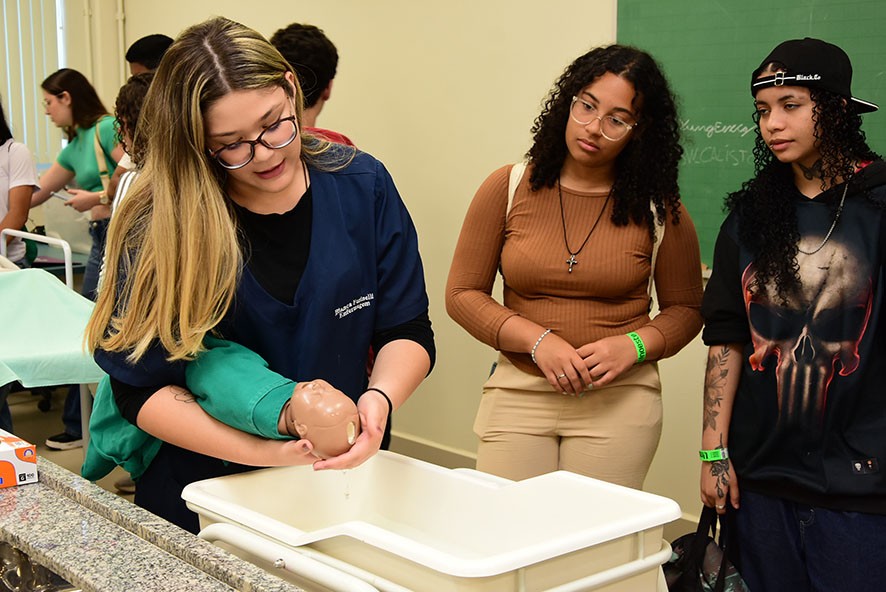 Orientação profissional ajuda jovens na escolha da carreira