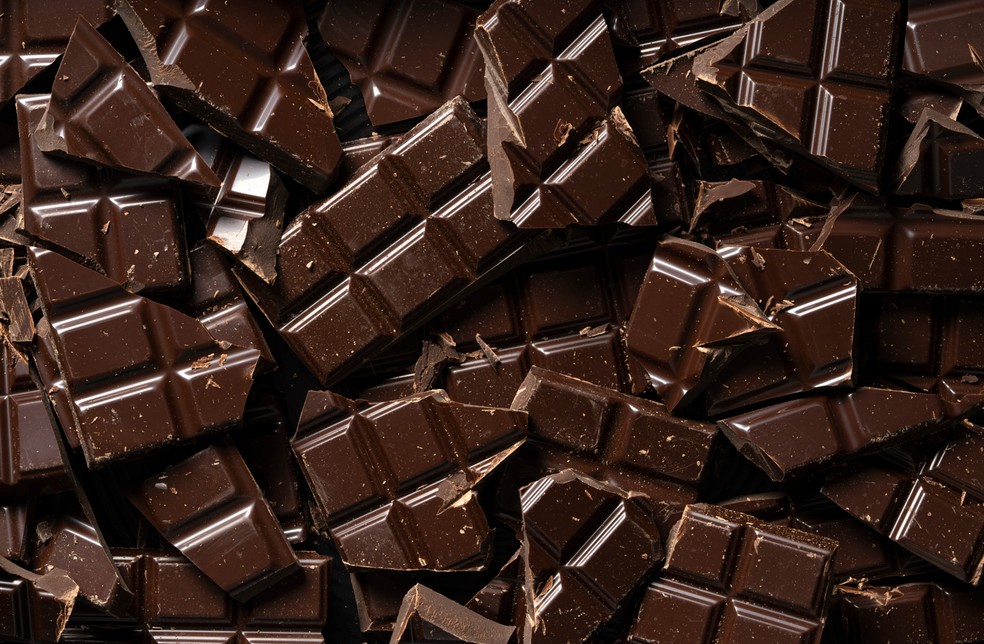 O cacau, presente no chocolate, pode estar relacionado à redução na pressão arterial — Foto: Freepik