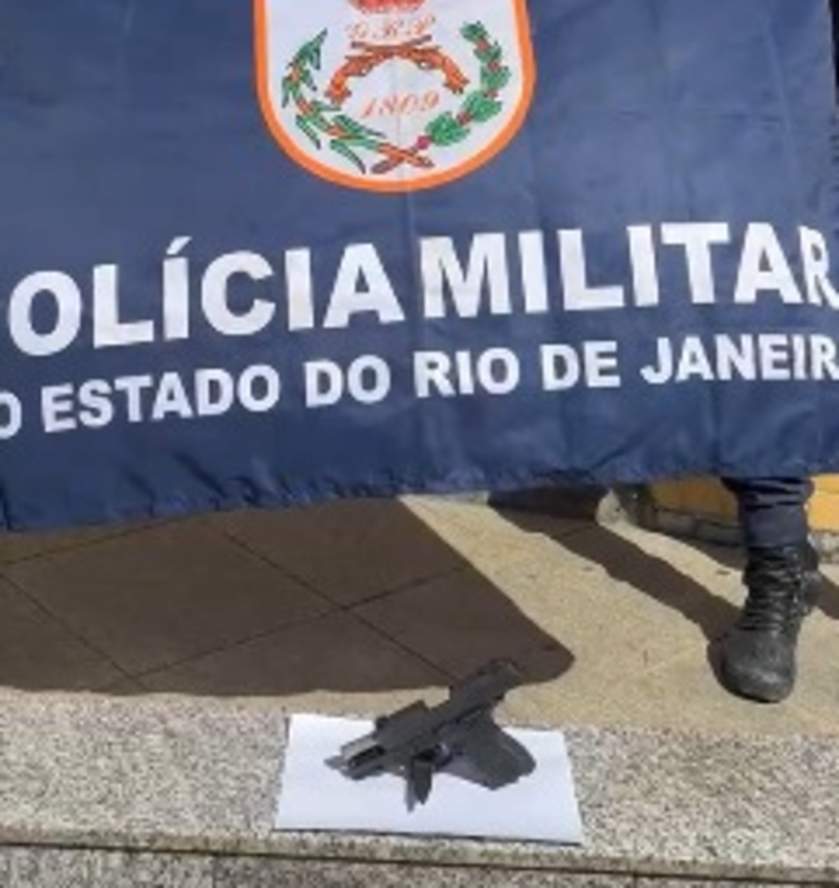Homem é preso com arma em Três Rios