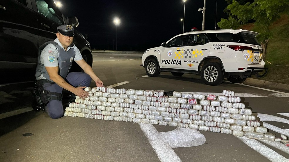 Homem foi preso por tráfico de drogas em Presidente Bernardes(SP) — Foto: Polícia Rodoviária
