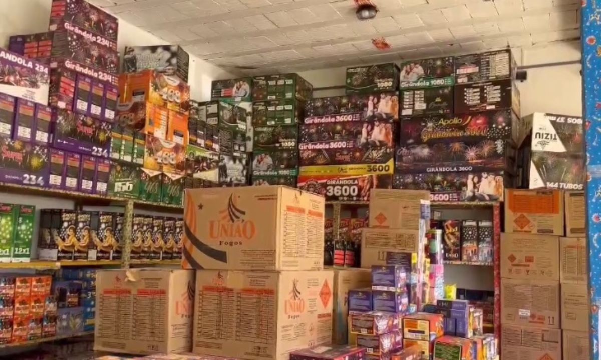 Polícia resgata trabalhadores em condições análogas à escravidão em operação contra fábricas clandestinas de fogos de artifício