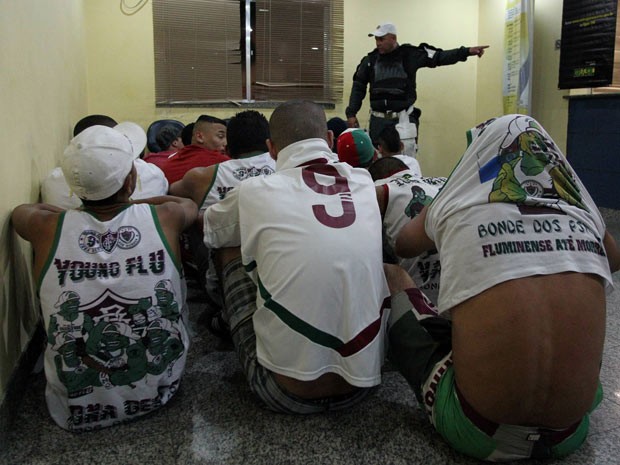 Juizado do Torcedor mantém torcida Young Flu afastada dos estádios por mais um ano