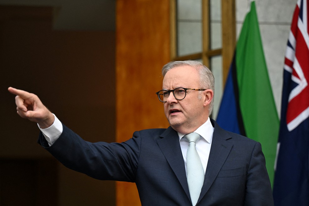 Primeiro-ministro da Austrália, Anthony Albanese, anuncia expulsão de embaixador do Irã durante coletiva de imprensa em 26 de agosto de 2025. — Foto: AAP/Lukas Coch via REUTERS