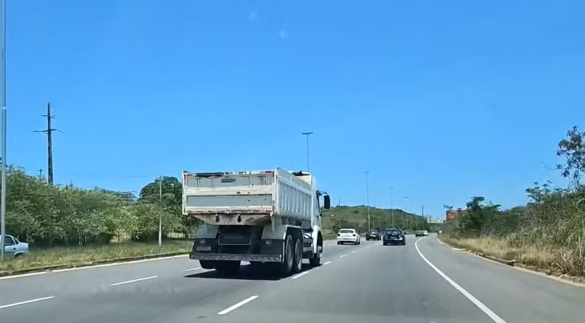 Homem morre atropelado na RJ-140; motorista foge sem prestar socorro em São Pedro da Aldeia