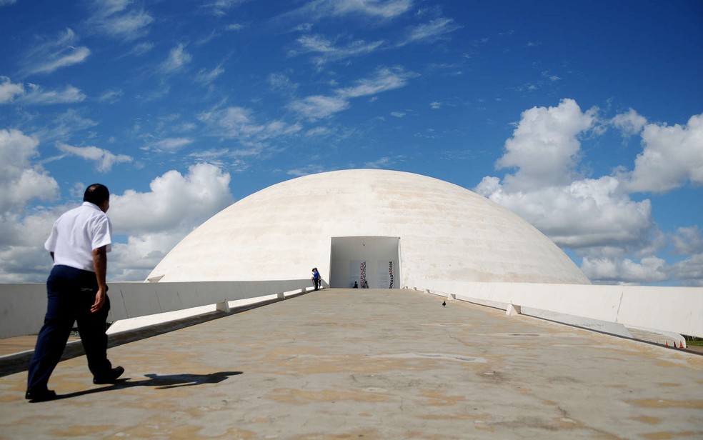 Rampa de acesso ao Museu Nacional da República, em Brasília — Foto: Pedro Ventura/Agência Brasília