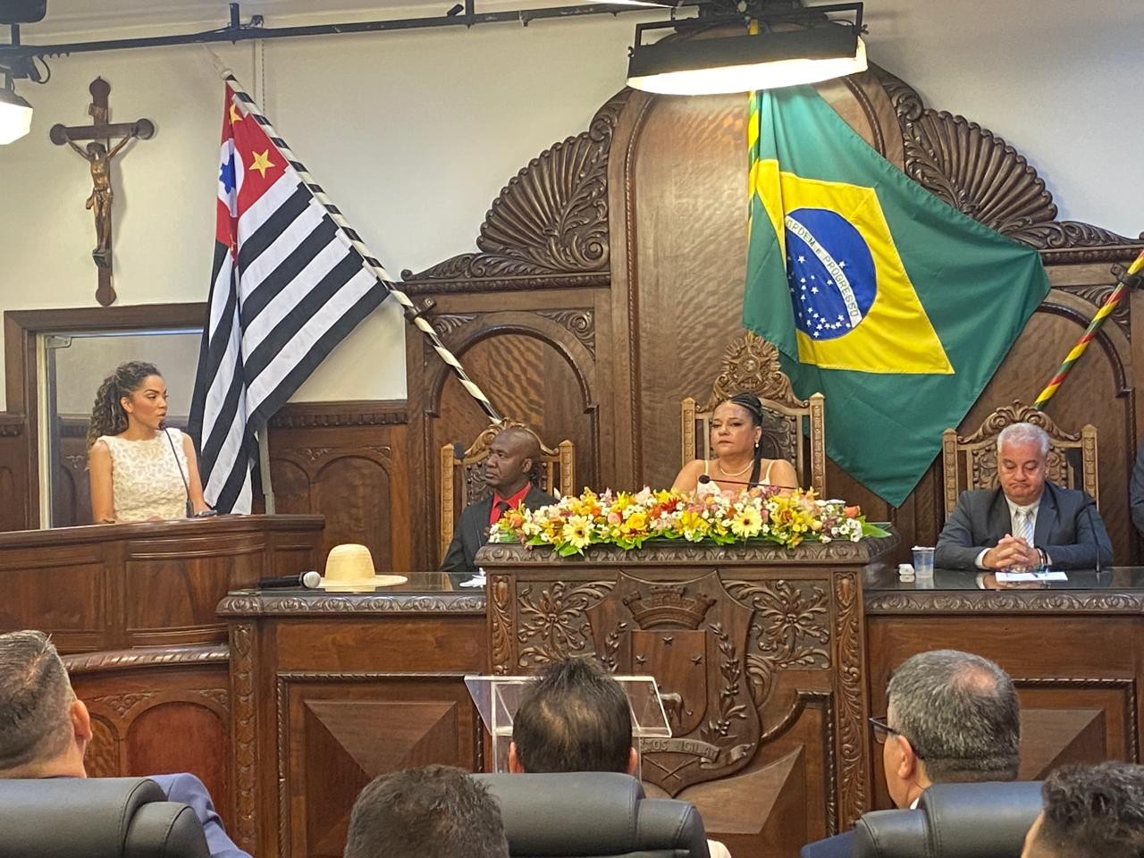 Prefeita reeleita e vereadores tomam posse nesta quarta-feira em Bauru