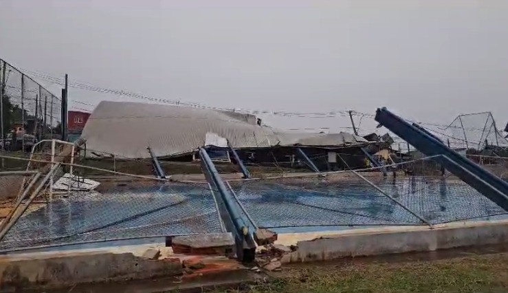Queda de árvores e energia, ventos a mais de 100 km/h e prédios destelhados: os estragos na região de Sorocaba após o temporal