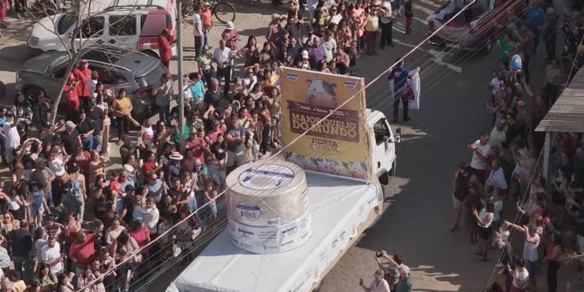 Maior queijo do mundo: com mais de três toneladas, Ipanema mantém o recorde em MG