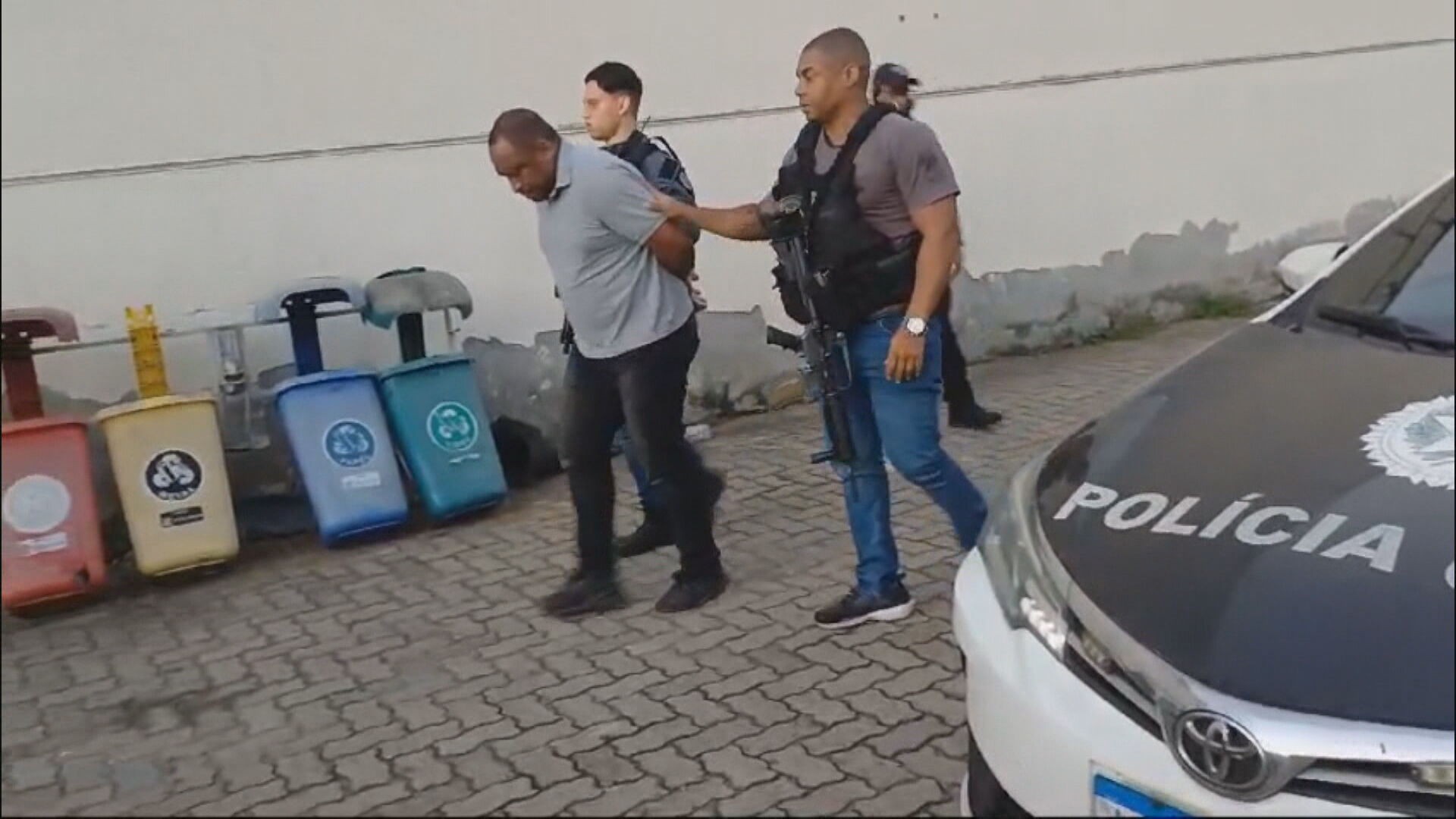 Polícia do RJ prende suspeito de negociar armas furtadas do arsenal do Exército em São Paulo
