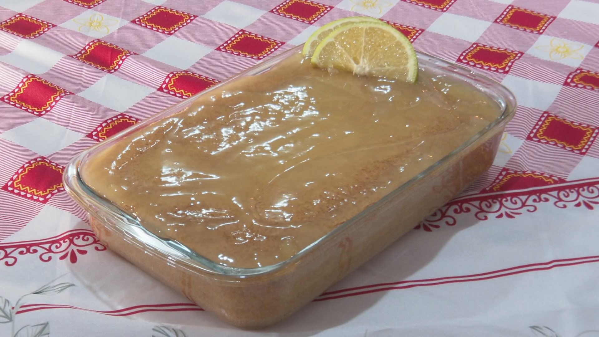 Bolo de laranja champanhe: aprenda receita que combina sabor cítrico com massa macia