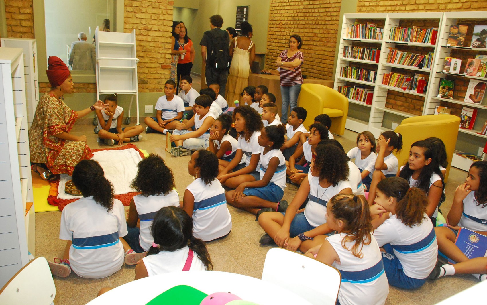 Ensino da democracia será incluído nas escolas; MEC diz que programa pode alcançar 1 milhão de estudantes
