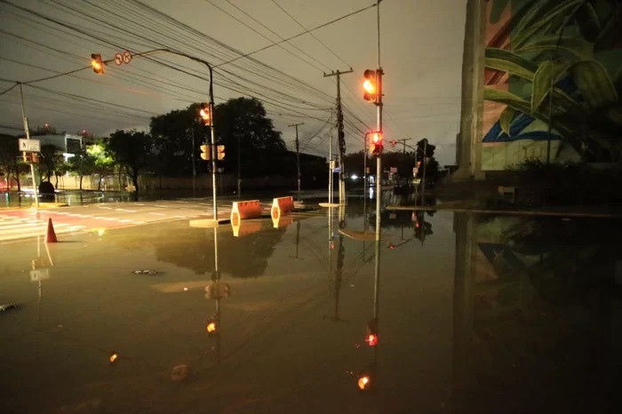 Ipanema, Praia de Belas e Estação Rodoviária: Porto Alegre volta a registrar alagamentos após Guaíba transbordar