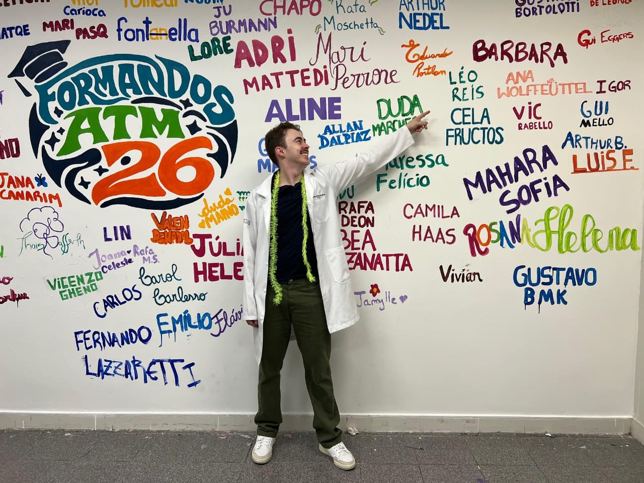 R$ 125 mil em 3 dias x ameaças: as vaquinhas para alunos de medicina