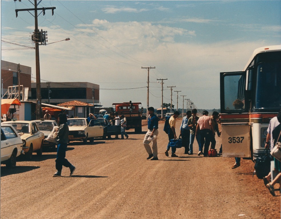 Primeiros trabalhadores chegam para tentar a vida em Palmas e ajudar na construção da cidade — Foto: Siqueira Campos/Arquivo Pessoal