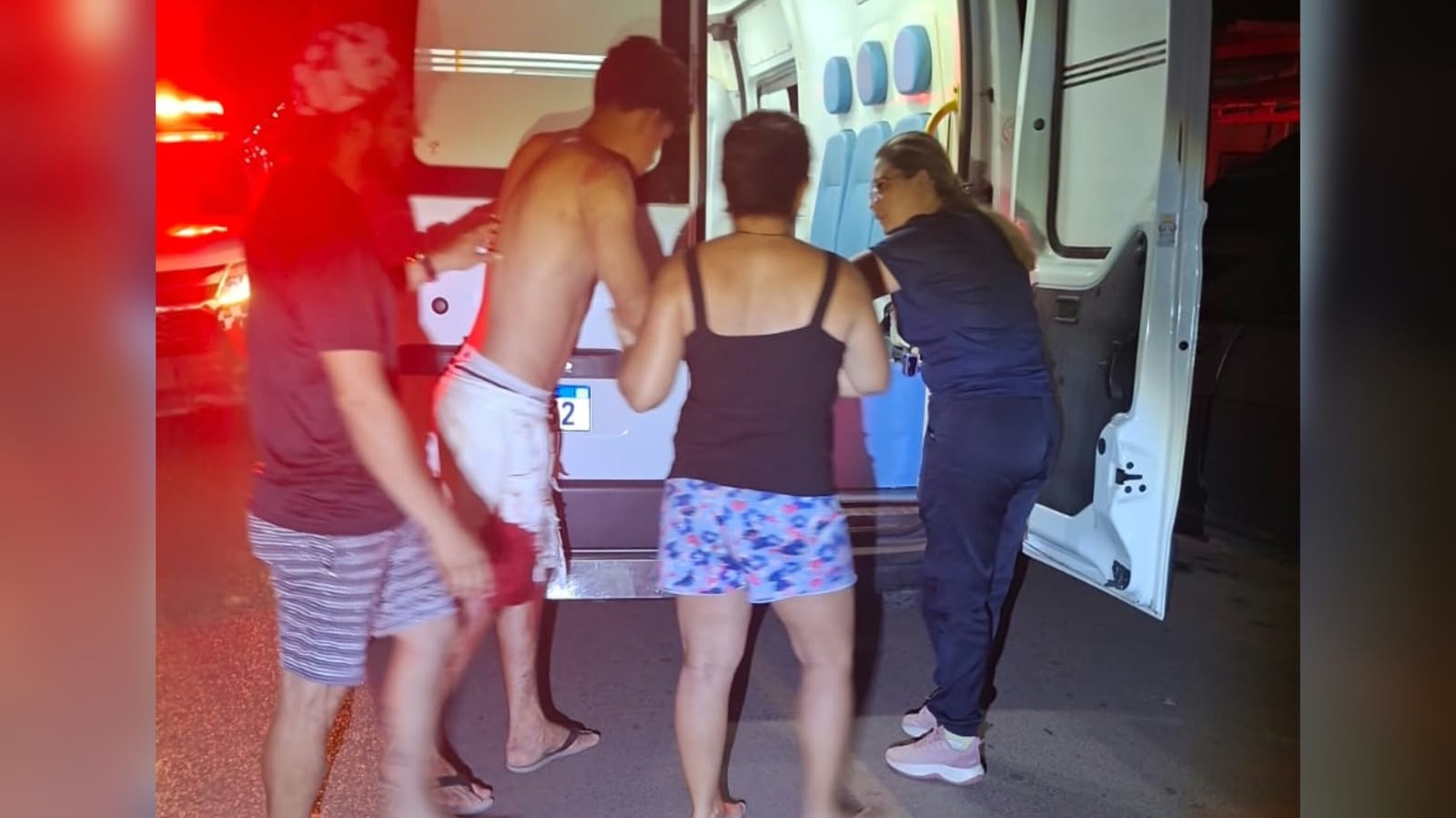 Vítima é esfaqueada em assalto, reage e consegue imobilizar adolescente até a chegada da PM em Óbidos