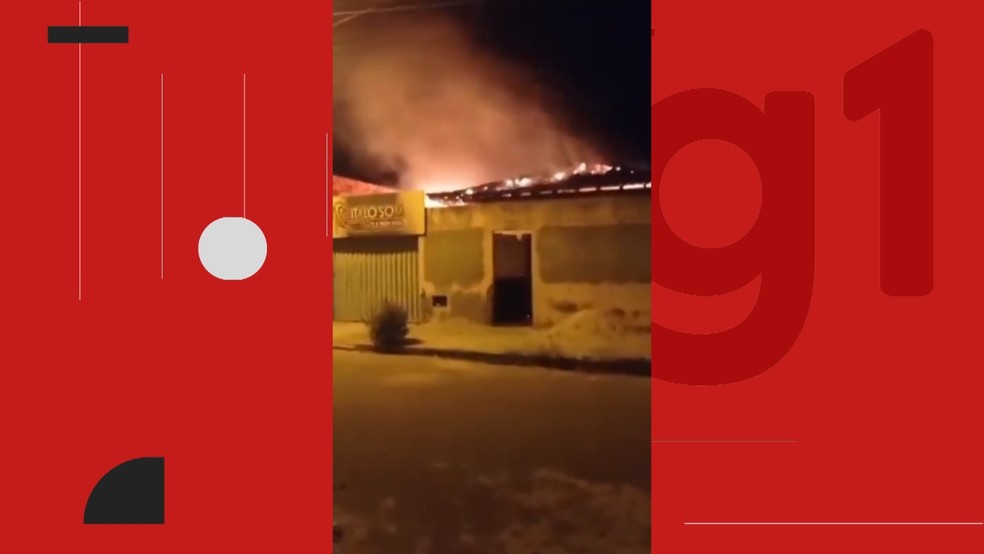 Homem tem carro e casa incendiados na Bahia — Foto: Reprodução/Redes Sociais