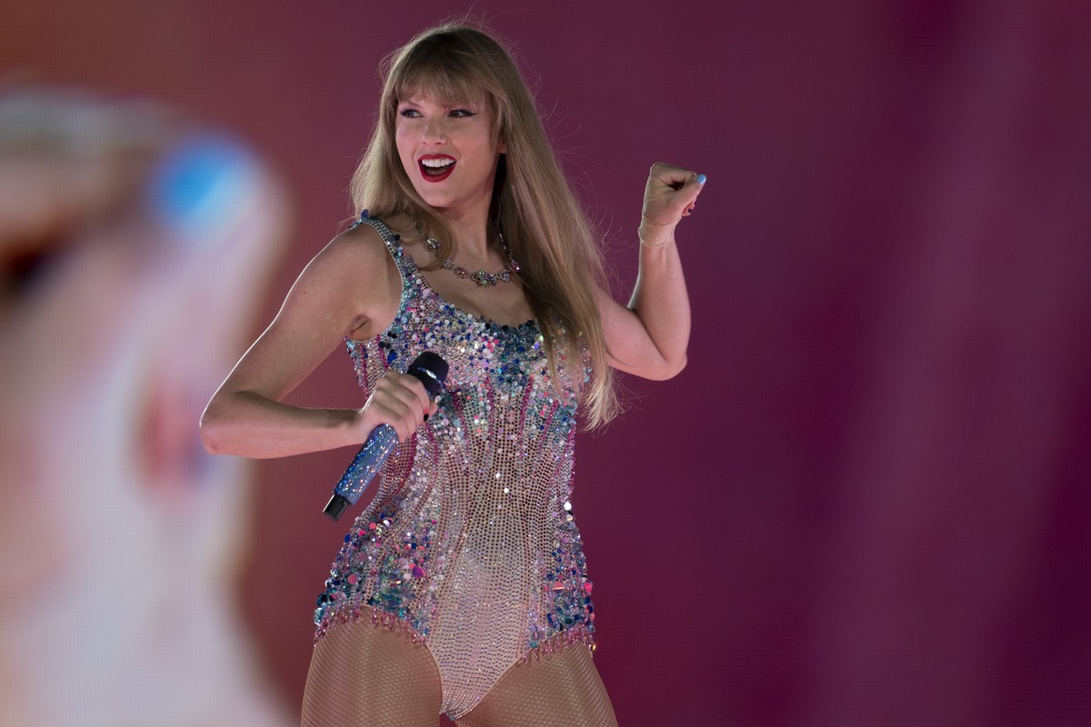 Taylor Swift anuncia lançamento do filme 'The Eras Tour': 'Experiência mais significativa e eletrizante da vida'