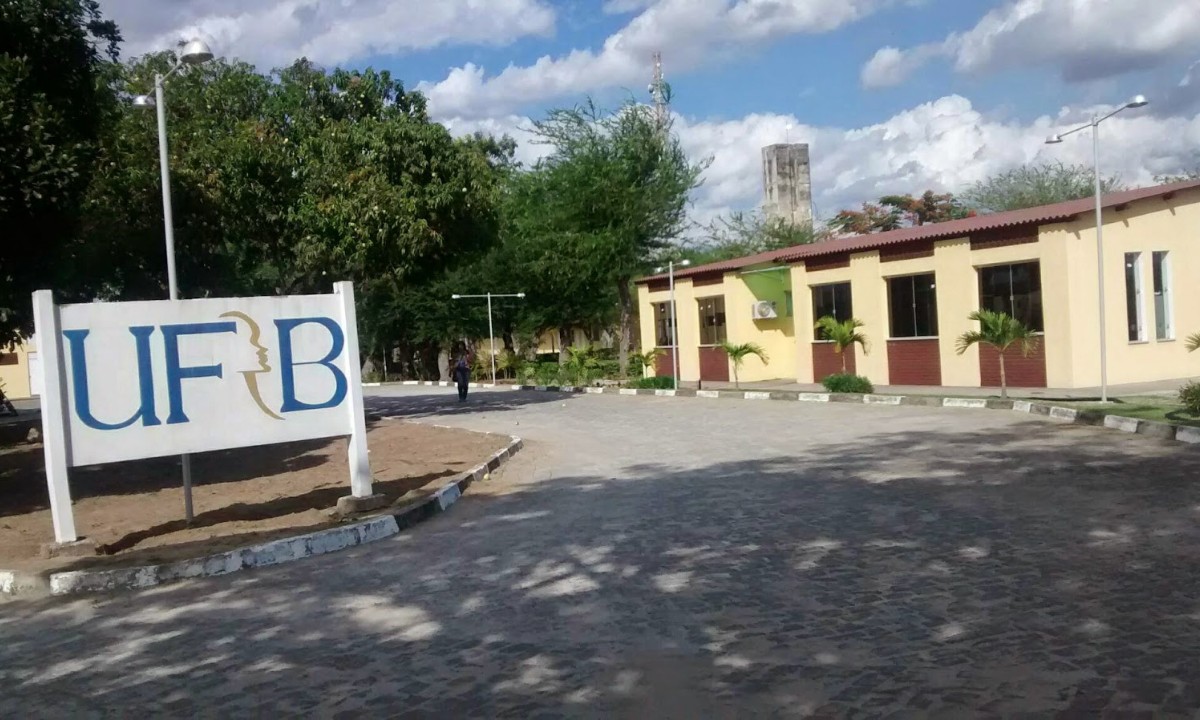 UFRB abre seleção para contratar professores substitutos; veja como se inscrever