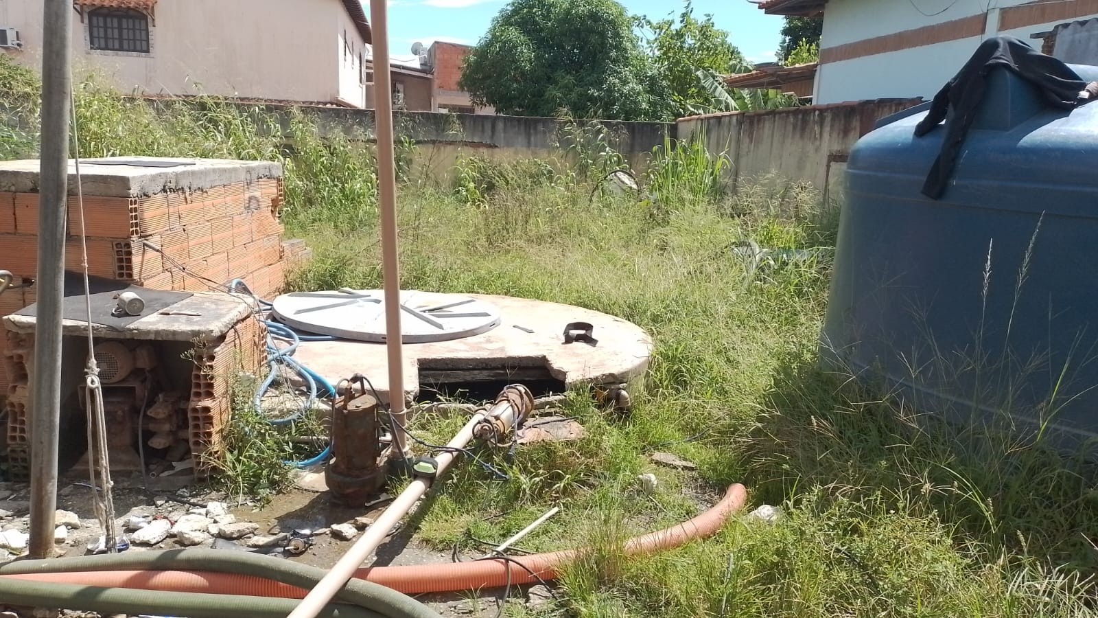 Cisterna clandestina com água suja é descoberta em operação contra furto de água em Cabo Frio