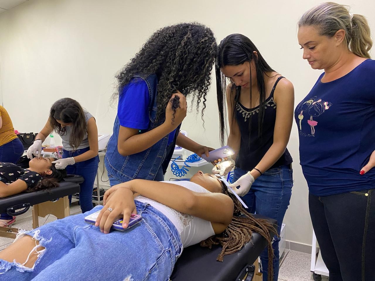 Cursos de estética gratuitos abre inscrições para jovens em Campo Grande