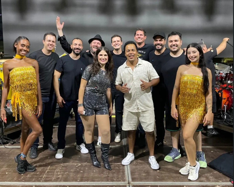 11 de 29
Orla Tur&iacute;stica recebe desfiles de blocos e shows com Banda Xangai e Grupo Bamboa &mdash; Foto: Reprodu&ccedil;&atilde;o/Banda Xangai/Instagram