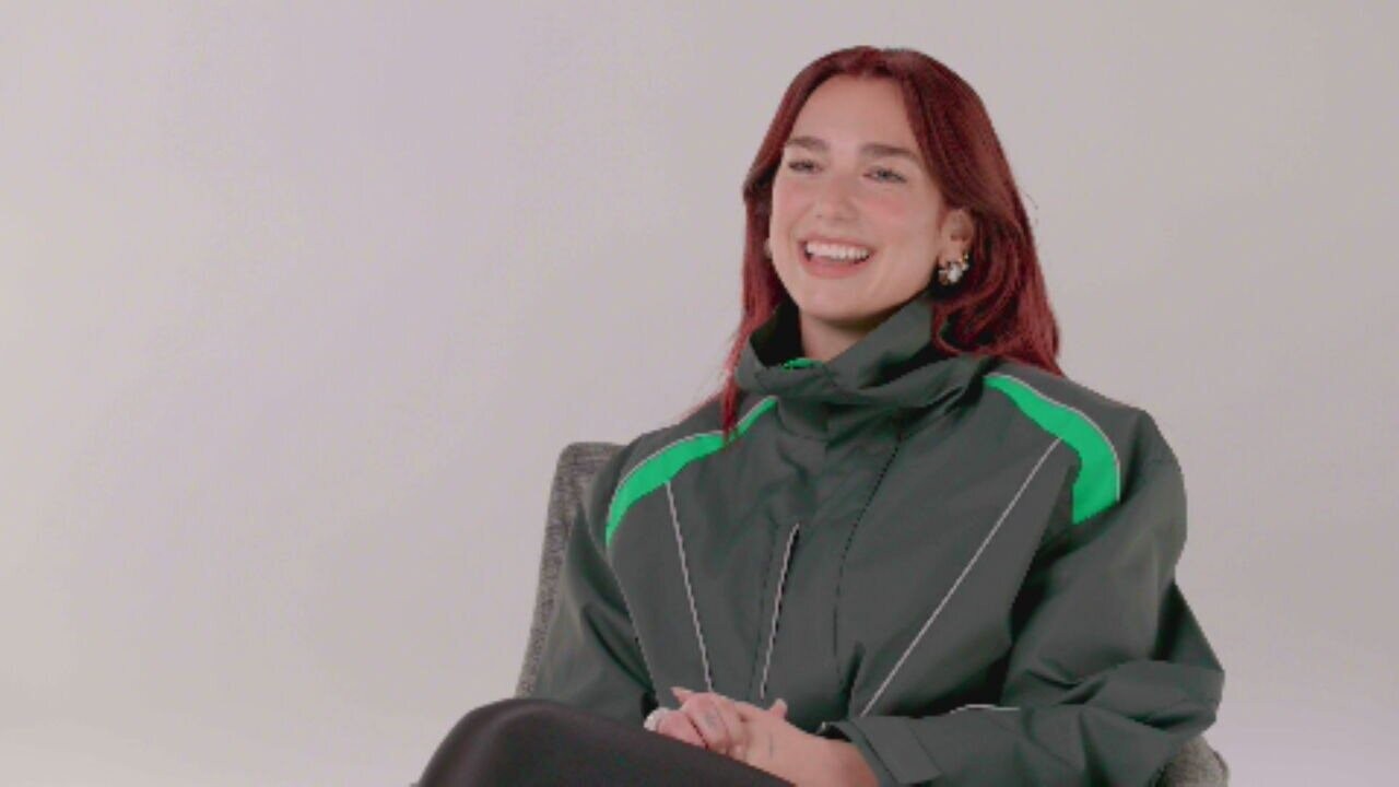 Dua Lipa e o Brasil: Livros de Clarice Lispector e Djamila Ribeiro agitam a cantora!