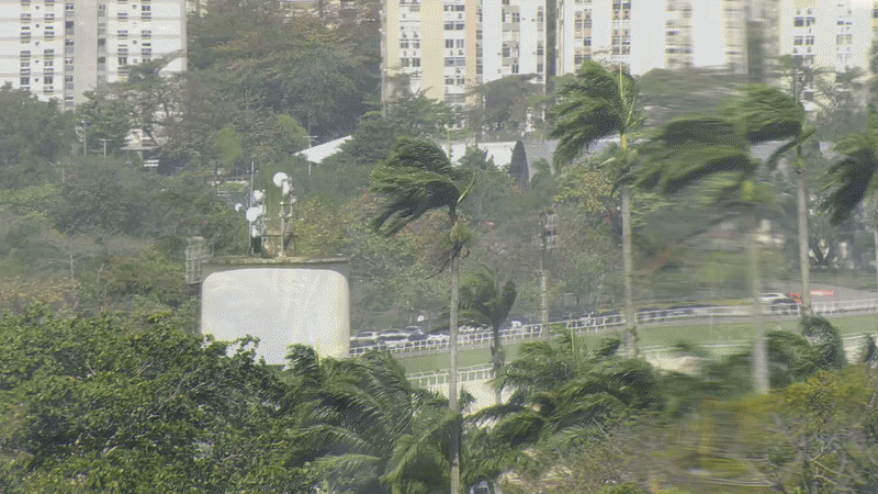 Ventania no RJ bate 74 km/h, e autoridades disparam alerta extremo e decretam ponto facultativo; VEJA