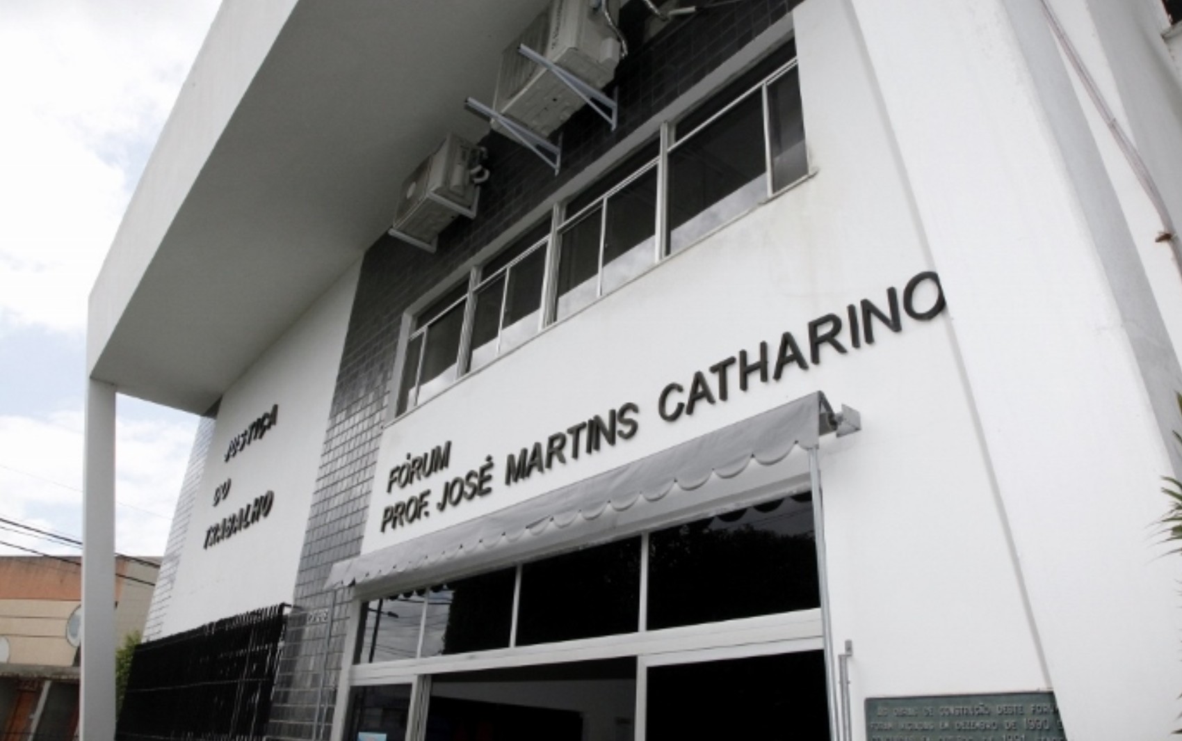 Família é condenada a pagar R$ 1,4 milhão a mulher submetida a trabalho semelhante à escravidão por 42 anos na Bahia