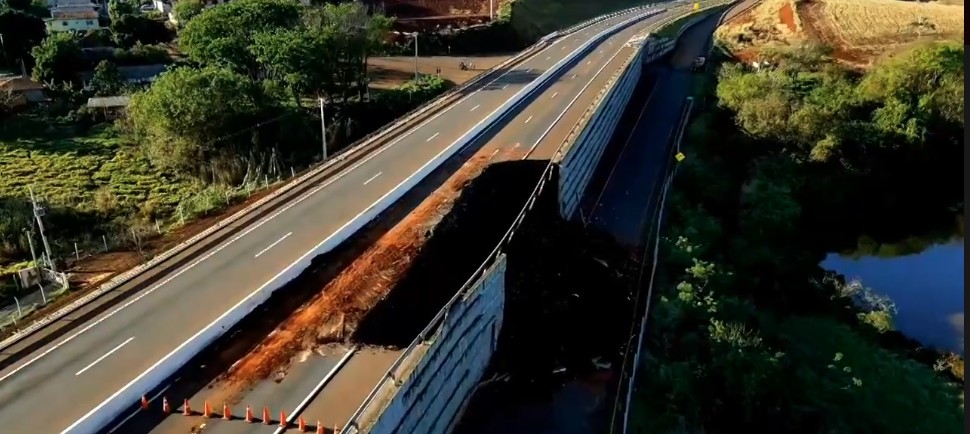 Trecho da PR-445 em Londrina pode ser liberado neste sábado (28); máquinas trabalham no local