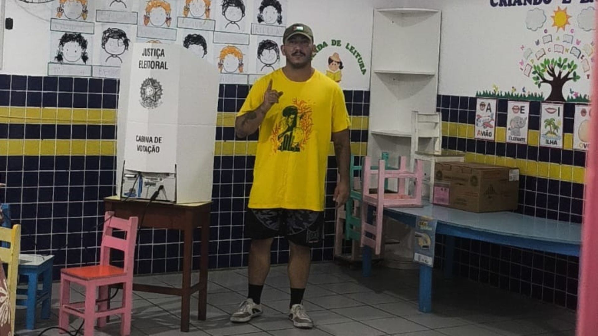 Ieri Braga (PCO) vota em Fortaleza