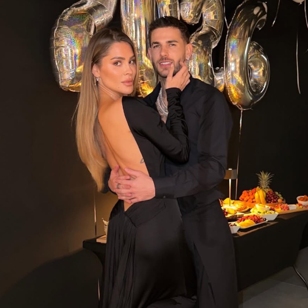 Jogador Lucas Hernandez e esposa Victoria Triay — Foto: Reprodução/Instagram
