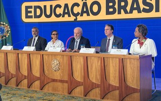 Pé-de-Meia: alunos de baixa renda do ensino médio público receberão R$ 2 mil por ano, além de bônus, diz ministro da Educação