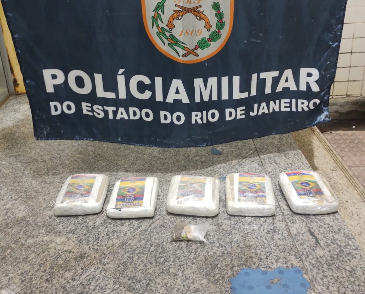 Passageira é presa com 6 kg de maconha em ônibus na BR-116, em Sapucaia